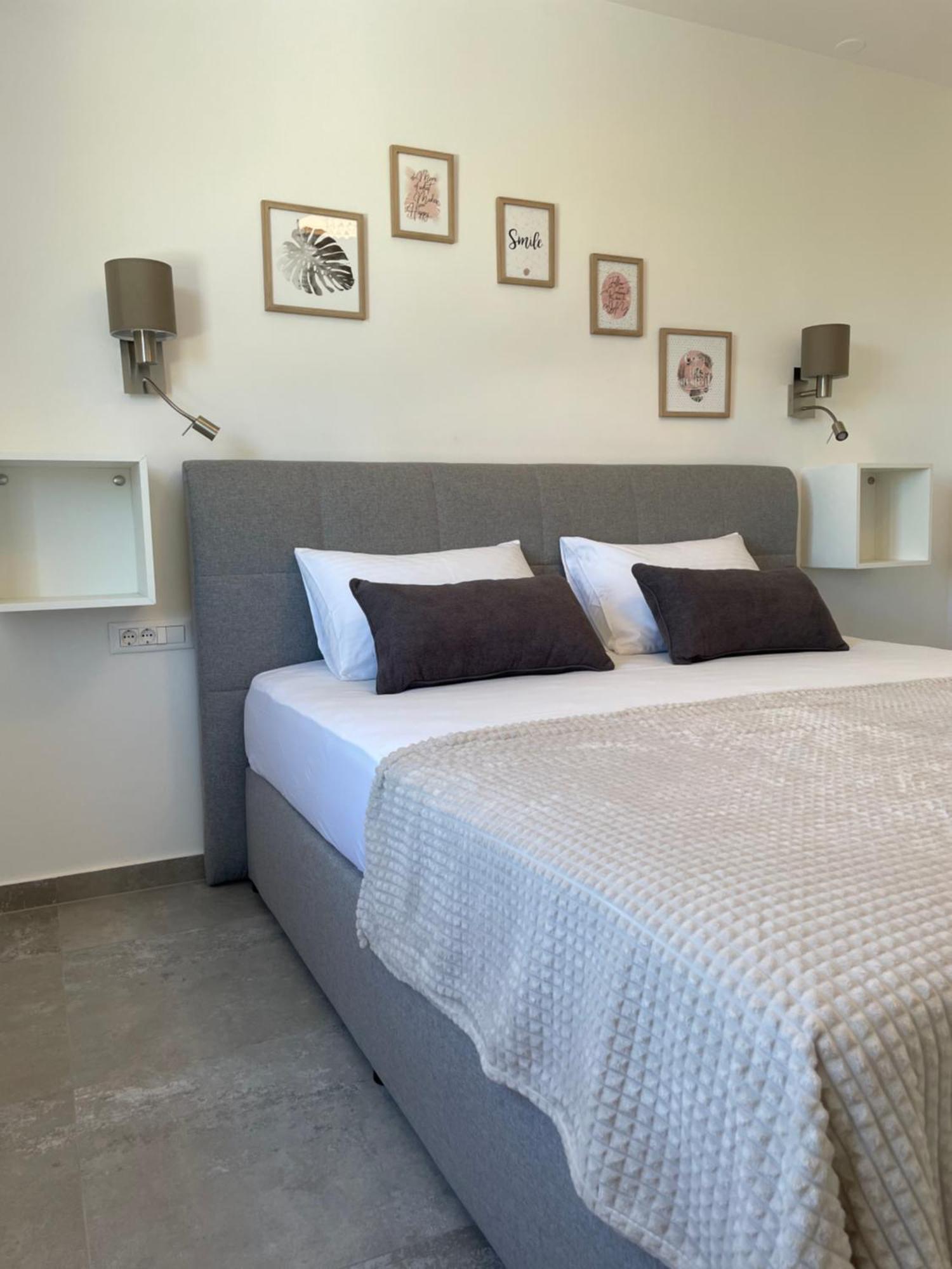 Sandra Apartments Макарска Экстерьер фото