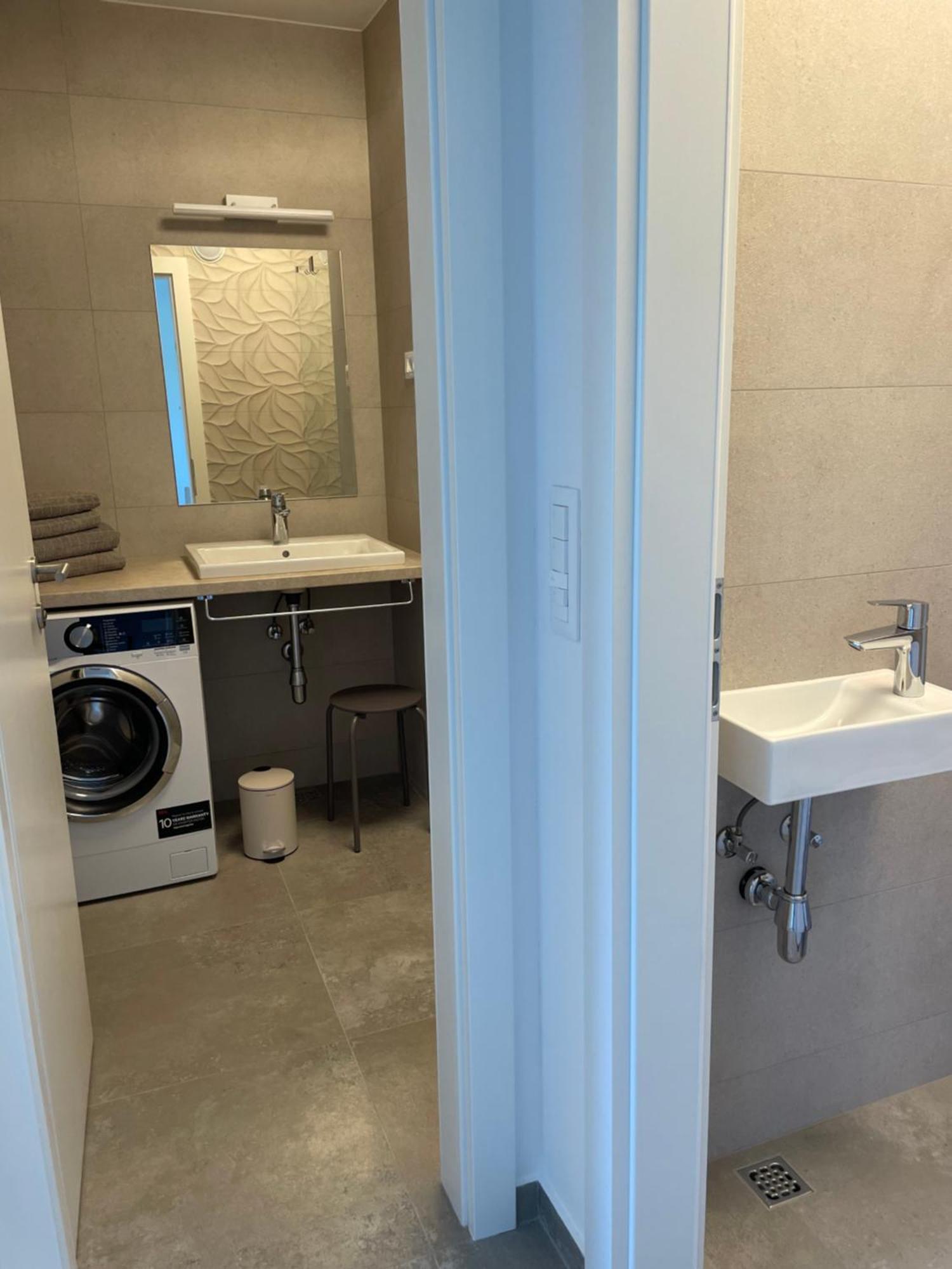 Sandra Apartments Макарска Экстерьер фото