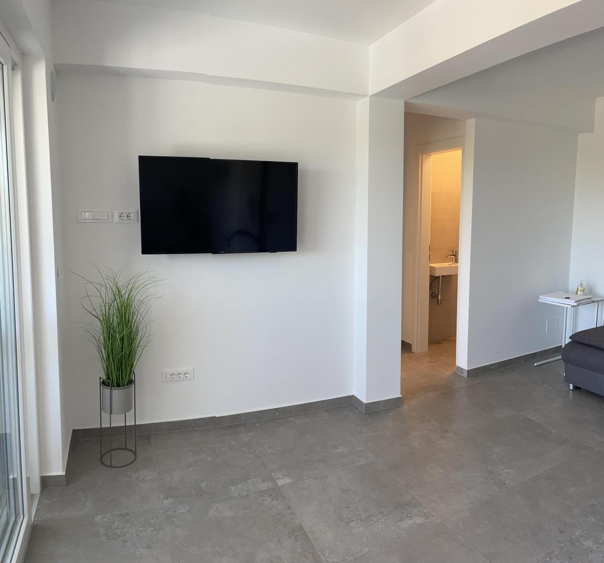 Sandra Apartments Макарска Экстерьер фото
