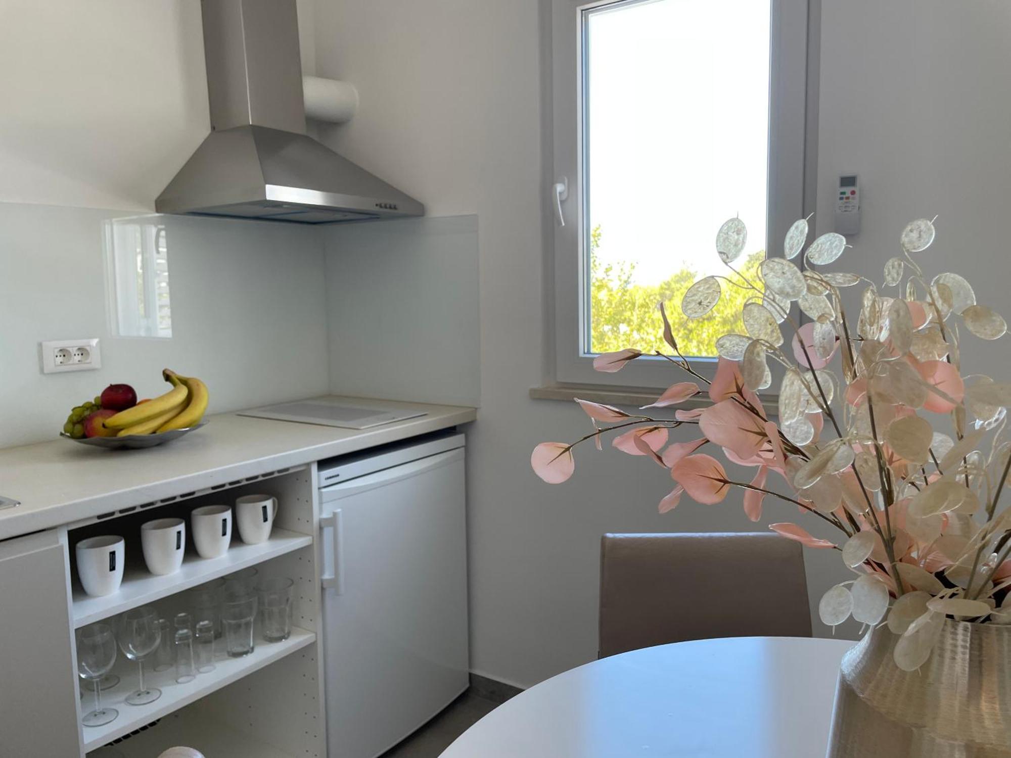 Sandra Apartments Макарска Экстерьер фото