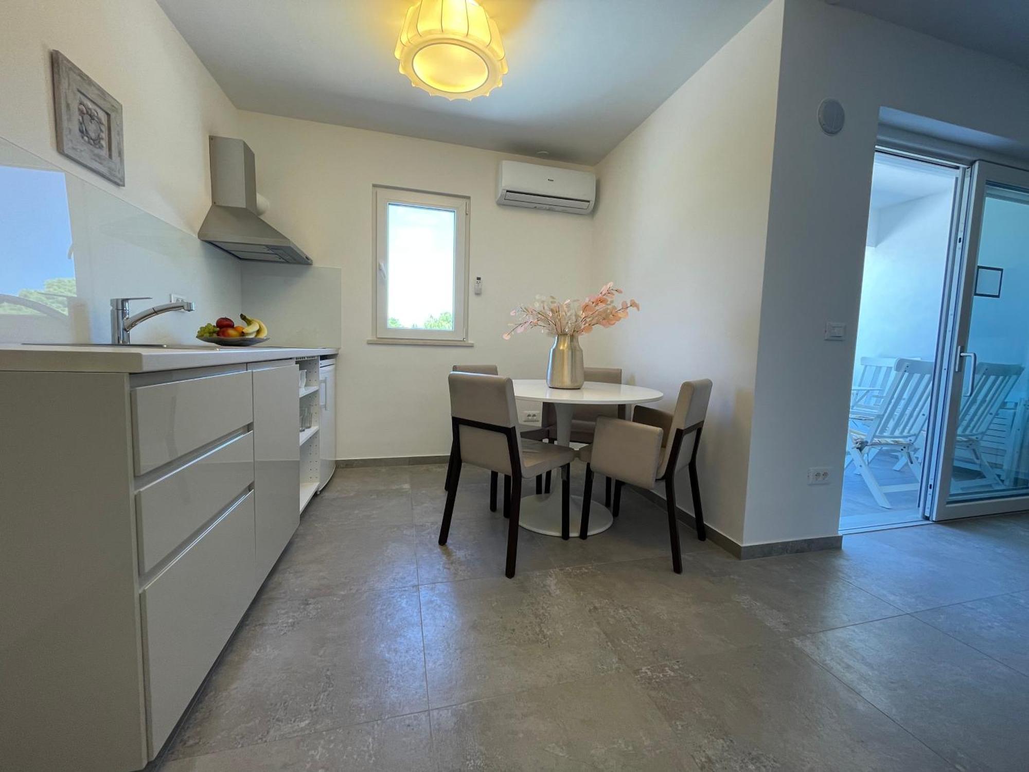 Sandra Apartments Макарска Экстерьер фото